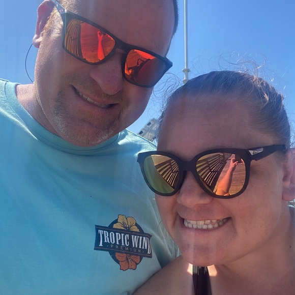 Meet your Posher, Gena - Picture 2 of 3